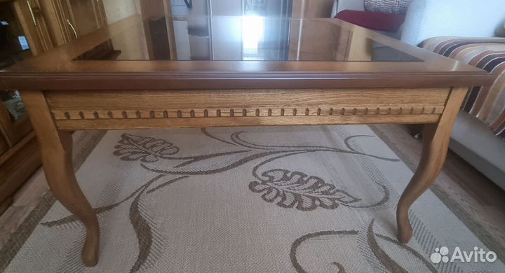 Журнальный столик