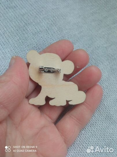 Брошь Значок Новый