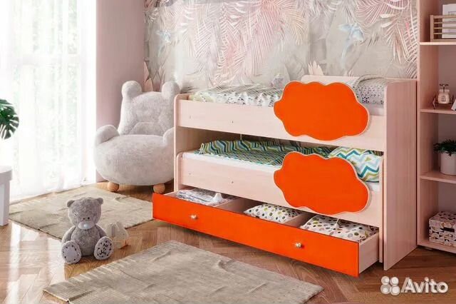 Выкатная двухъярусная кровать