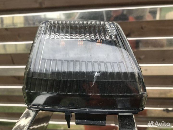 Указатель поворота передний правый Mercedes-Benz