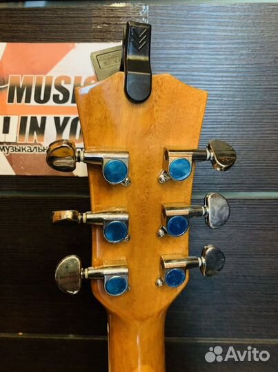 Акустическая гитара + аксессуар