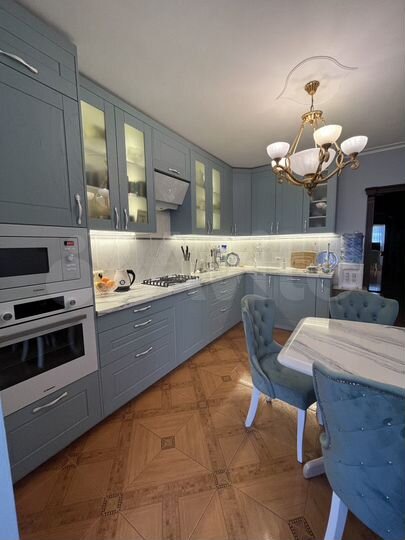 3-к. квартира, 117 м², 2/12 эт.