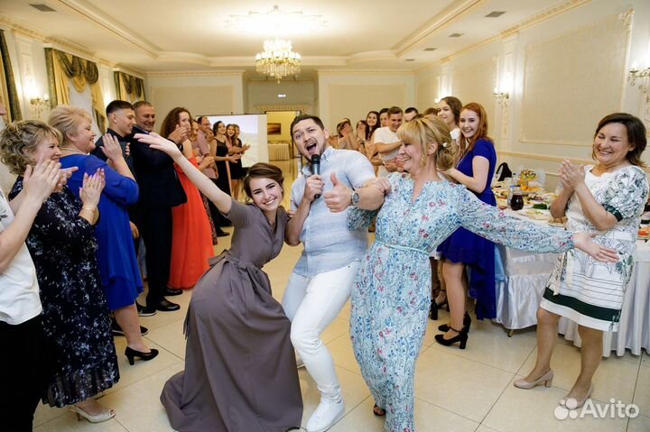 Ведущий на мероприятие