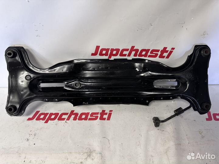 Подрамник задний Toyota Camry V30 2001-2006