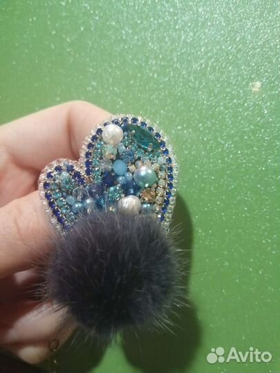 Брошь варежки