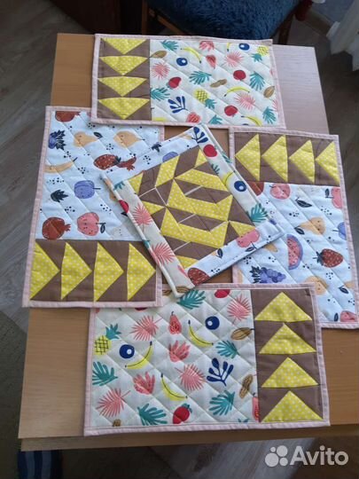 Набор для кухни (подставка под горячее, прихватки)