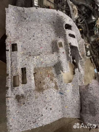 Шумоизоляция пола Skoda Yeti 2011