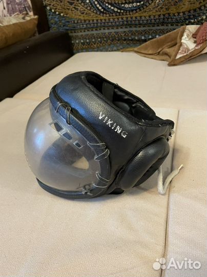 Защита и шлем для боевых видов спорта