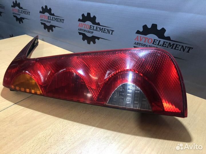 Фонарь задний правый Nissan Note E11 (2005—2009)