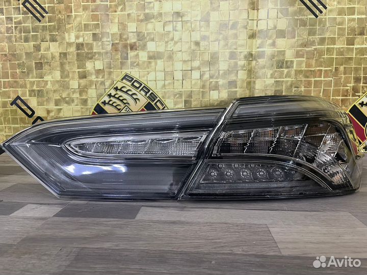 Комплект фонарей на Toyota Camry V70 S-Edition нов