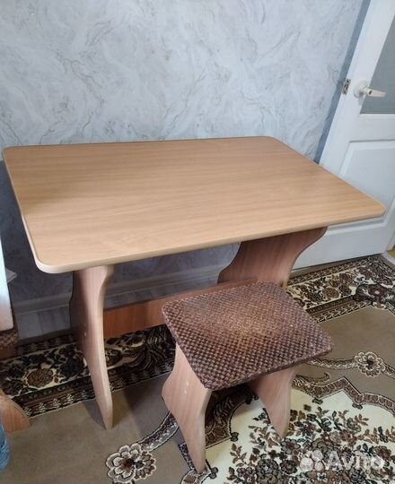 Кухонный уголок со столом бу