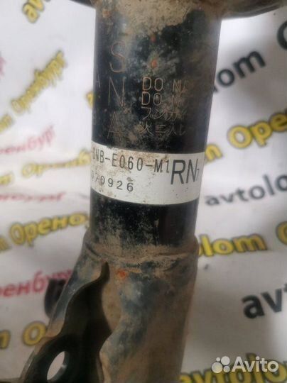 Стойка подвески передняя правая Honda Civic 8