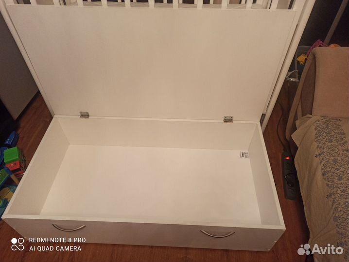 Детская кроватка 2 матраса ящик проектор и игрушки