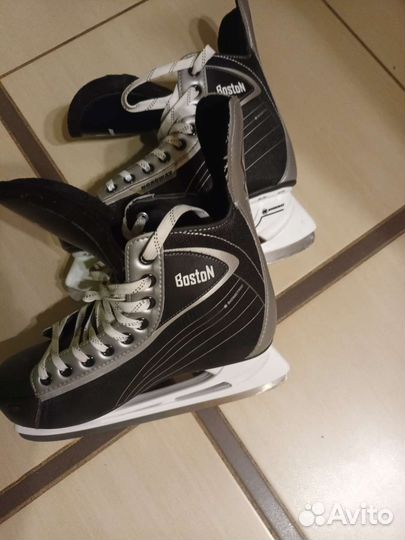 Коньки хоккейные