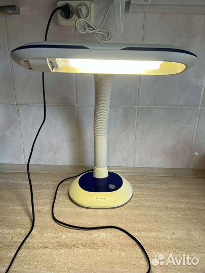 Лампа настольная