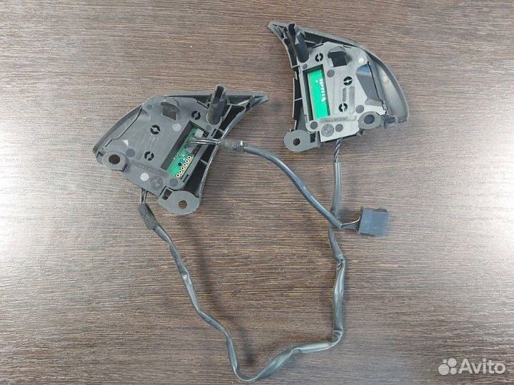 Кнопки мульти руля Bmw X5 3.0D E70 M57N2 2007