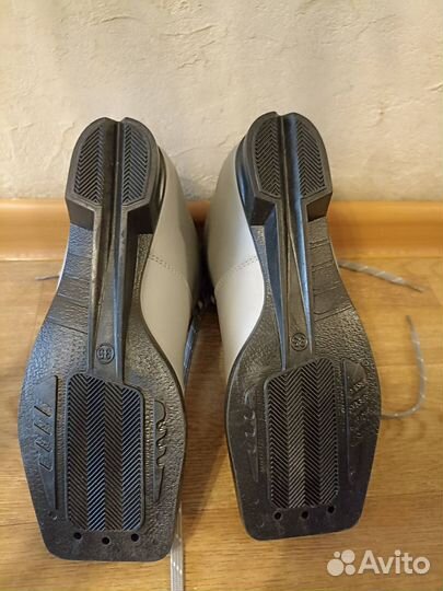 Лыжи беговые 150 с ботинками 35 размер