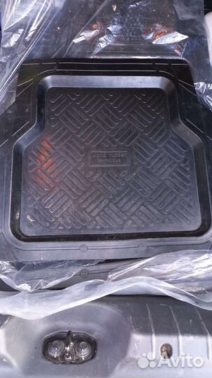 Автомобильные коврики резиновые