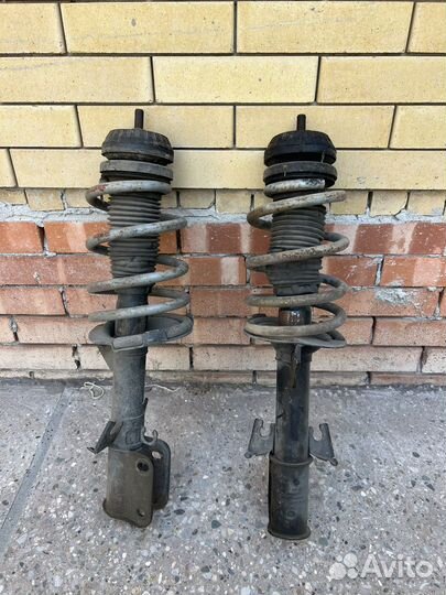 Передние стойки аммортизаторы пружины vito 638