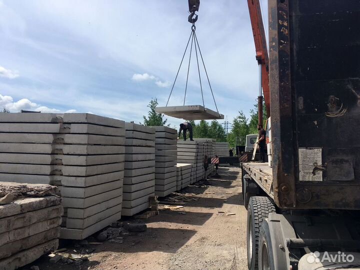 Забор бетонный для строй площадок