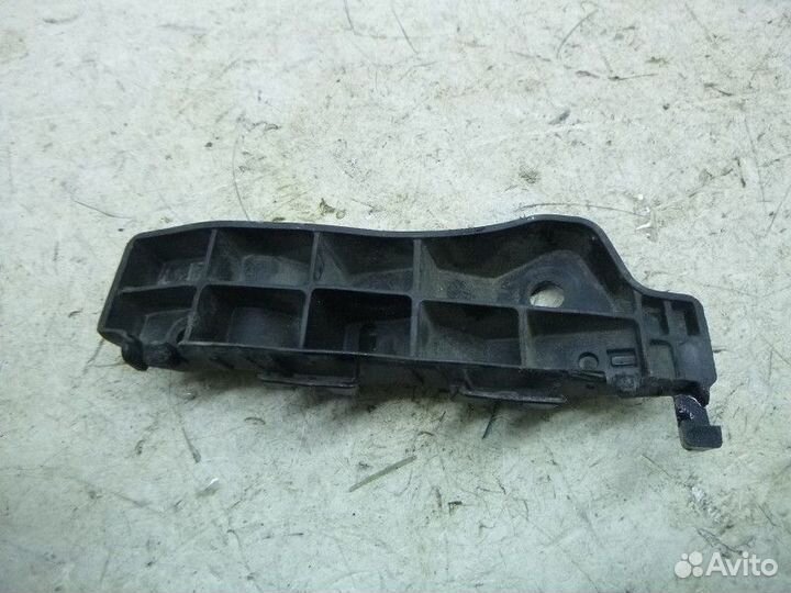 Направляющая переднего бампера левая hyundai santa