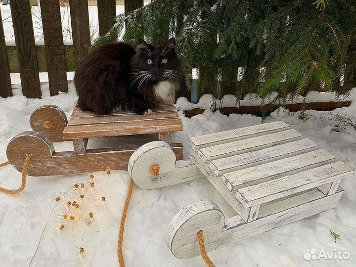 Санки, фонари деревянные декоративные