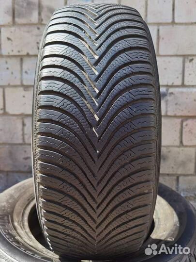 Michelin Alpin 5 215/65 R16 98H