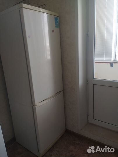 Холодильник бу Stinol