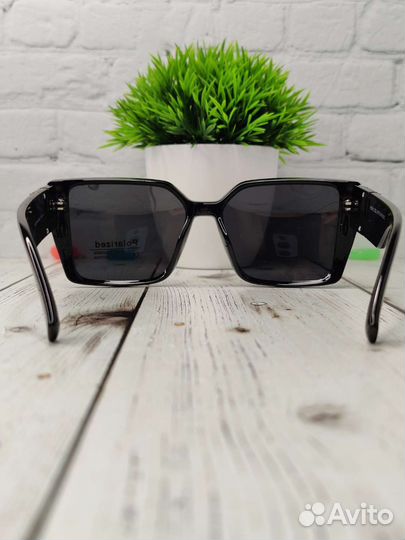 Солнцезащитные очки женские Miu Miu