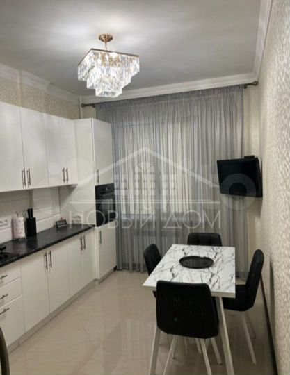 3-к. квартира, 86 м², 2/8 эт.