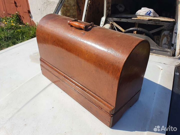 Швейная машинка The Singer