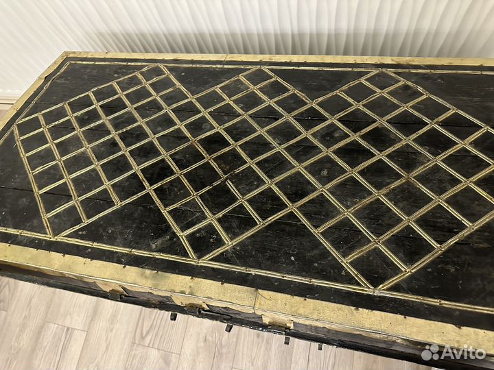 Сундук деревянный старинный