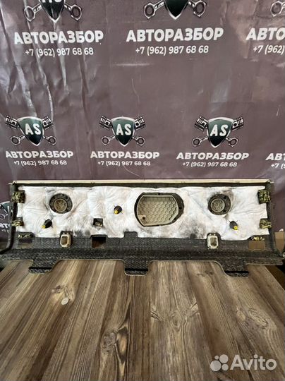 Задняя полка Kia quoris