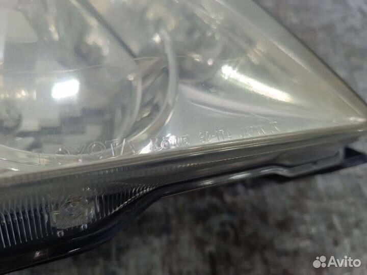Правая фара Toyota Vista Ardeo 32-174