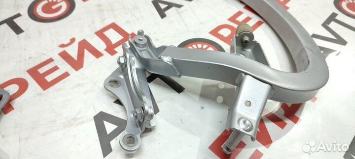 Петля крышки багажника Audi A6 4G CGW 18.04.2011