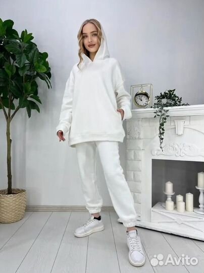 Спортивный костюм женский