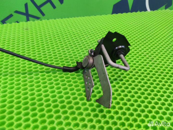 Замок капота левый Bmw 5 F10 N52B25 2010