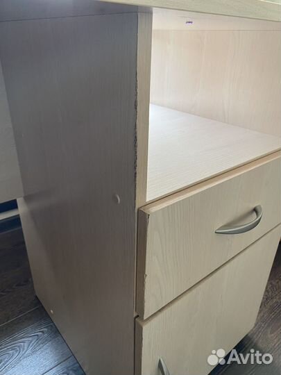 Письменный стол