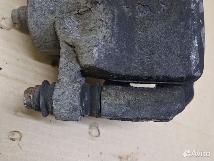 Суппорт передний левый Kia Picanto 2 TA