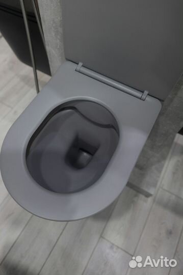 Унитаз подвесной серый