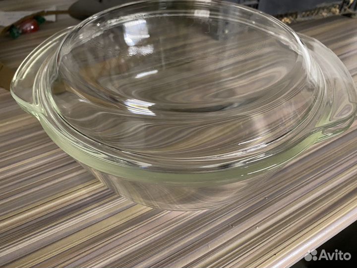 Кастрюля с крышкой