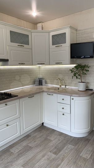 2-к. квартира, 73,7 м², 4/10 эт.