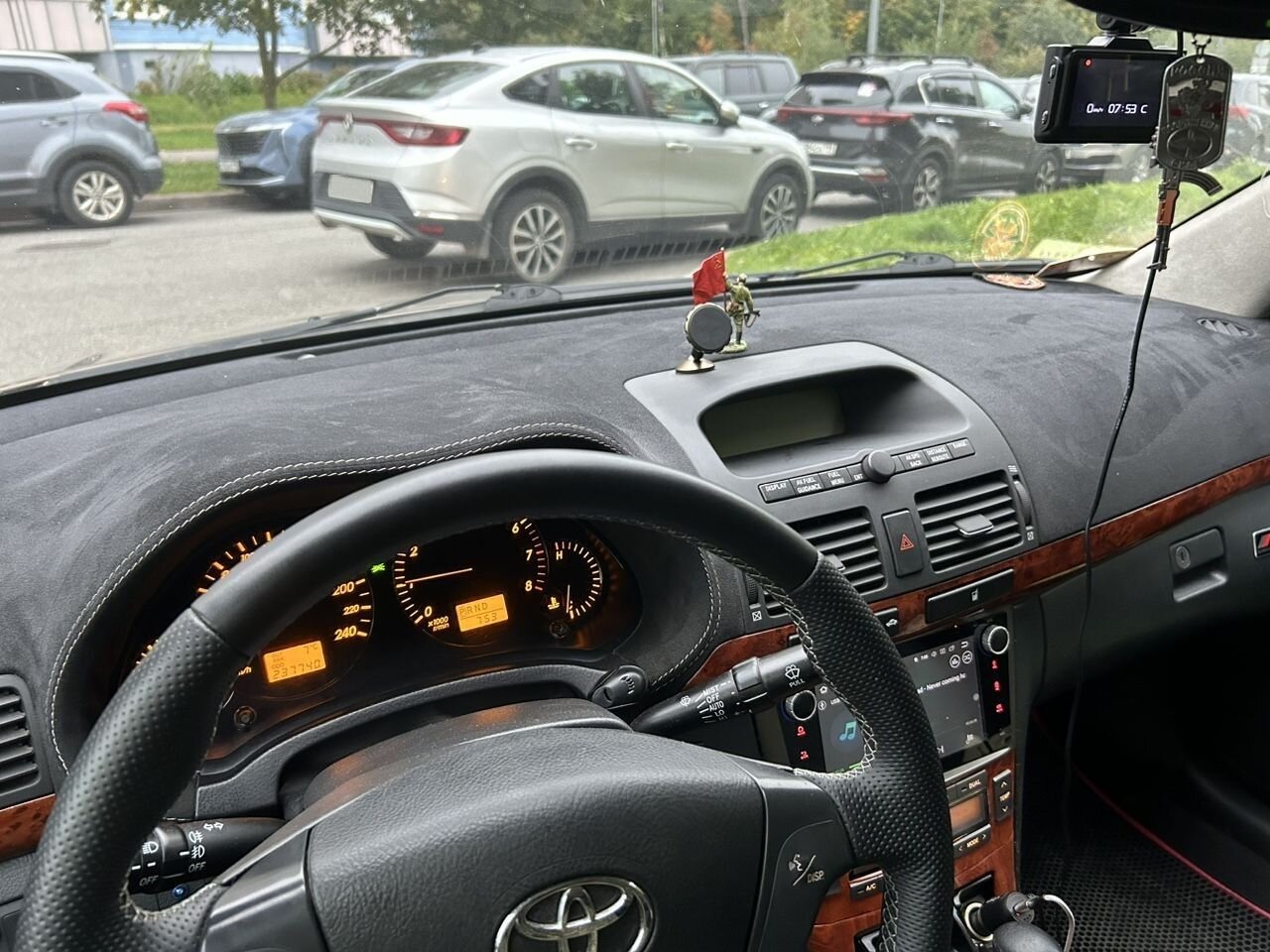 Toyota Avensis: фото владельца