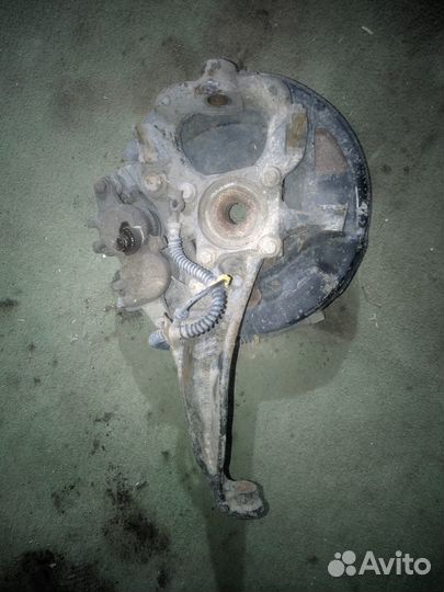 Кулак поворотный передний Land Rover Discovery 3