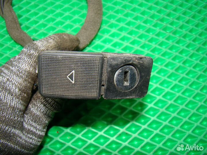 Замок бардачка Audi A8 D2 ауди а8 д2