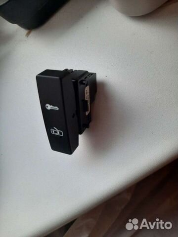 Кнопка центрального замка