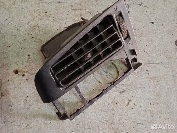 Дефлектор левый Volkswagen Golf 3 Фольксваген