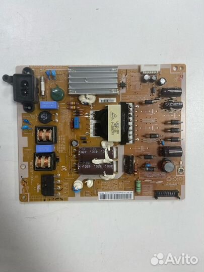 Телевизор Samsung UE32F5020AK в разборе