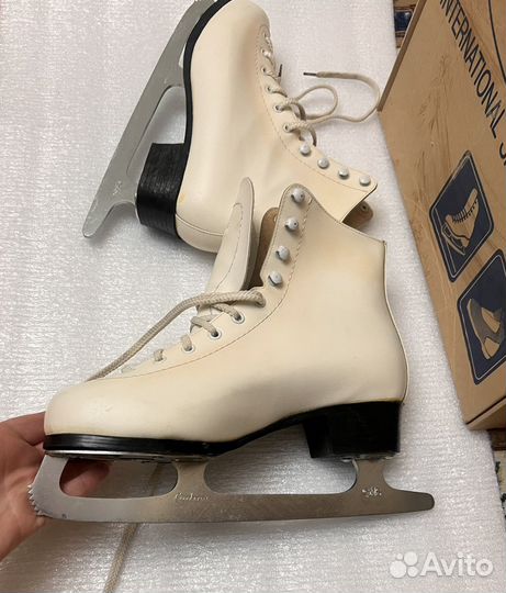 Коньки фигурные женские 40 размер женские