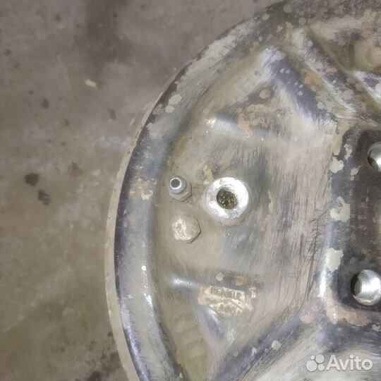 Задний левый тормозной барабан Renault Logan 1